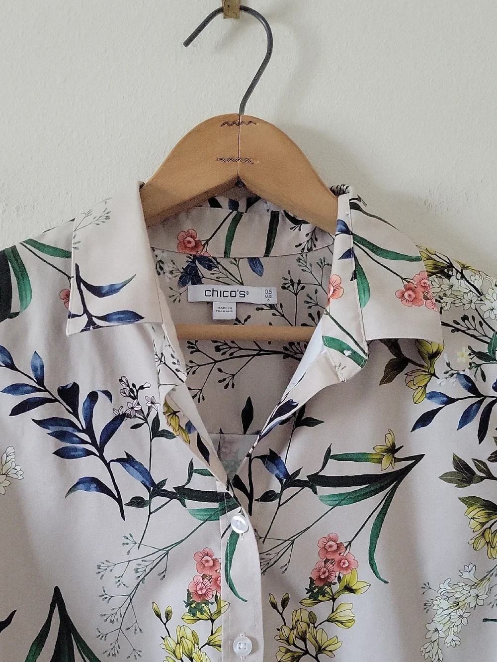 Chico's No Iron Tan Wildflower Print 3/4 Sleeve Button Down Shirt Size Small/6